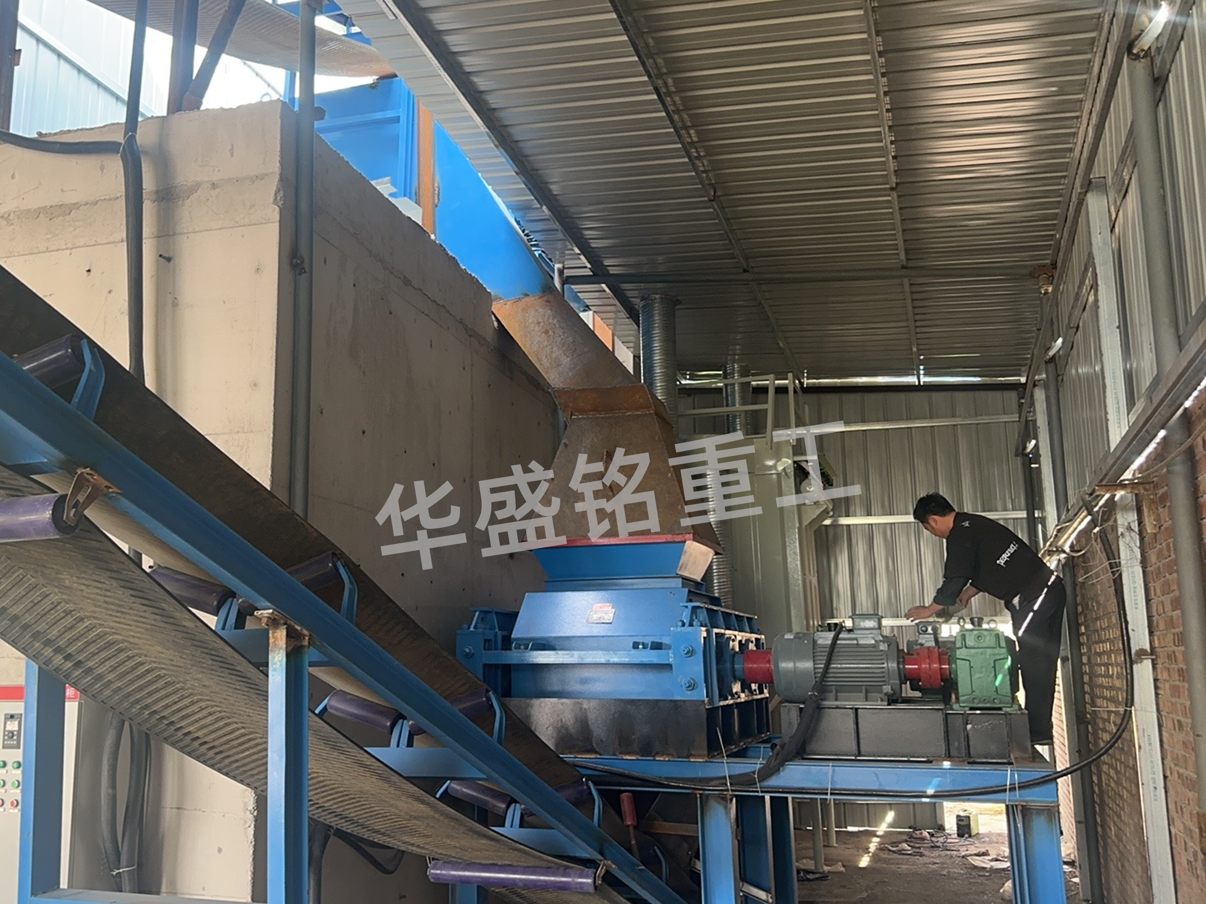 瀝青混合料再生設(shè)備,瀝青舊料破碎篩分機,瀝青回收料破碎篩分設(shè)備